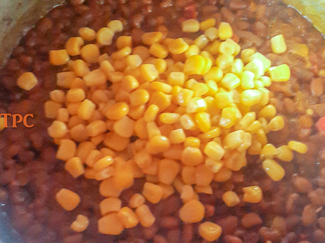 beans and corn in a pot, Adalu, beans and corn porridge