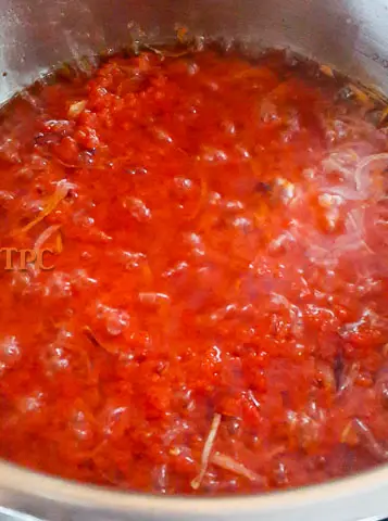 tomato frying for nigerian tomato stew base