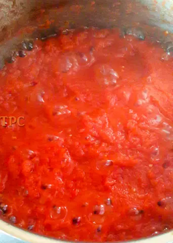 boiling tomato for nigerian tomato stew base