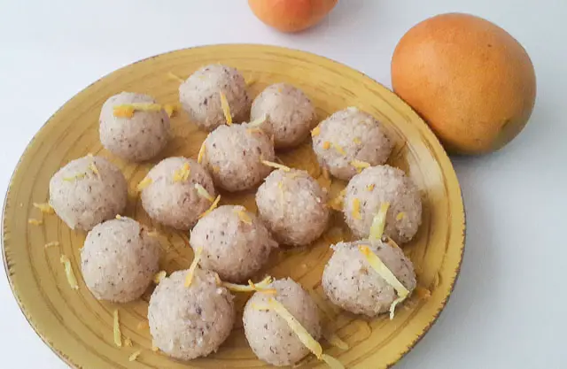 soft, sweet and flavourful Indian coconut ladoo