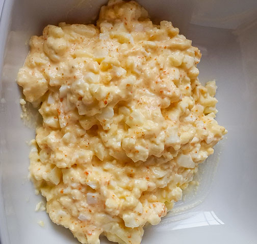 seasoned mashed egg and mayonnaise for boiled egg sandwich