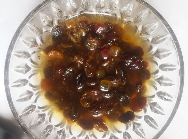 raisins soaking for newfoundland tea buns