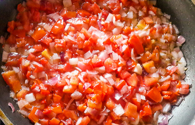 vegetables and egg frying, Nigerian egg stew