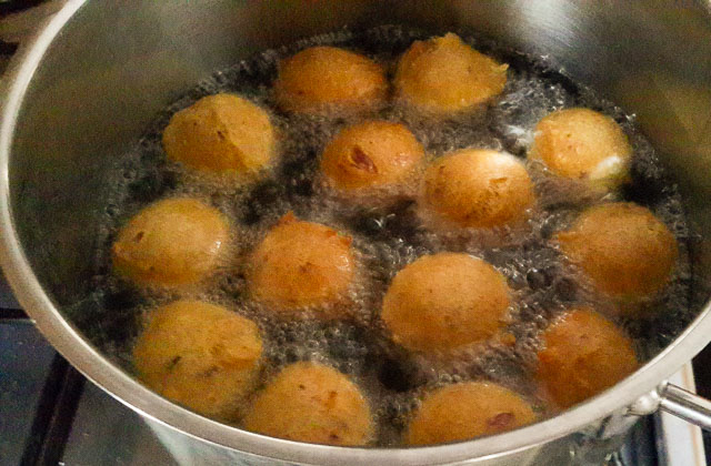 hush puppies frying