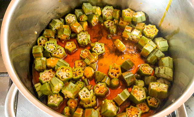 okro frying in the pot