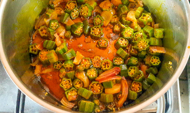 okro being fried for ofe ugbogoro