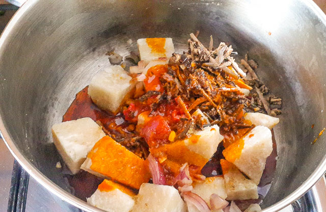 yam and oil in a pot for vegetable yam