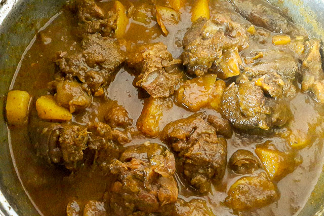 Amazing, meaty, juicy and spicy jamaican goat curry