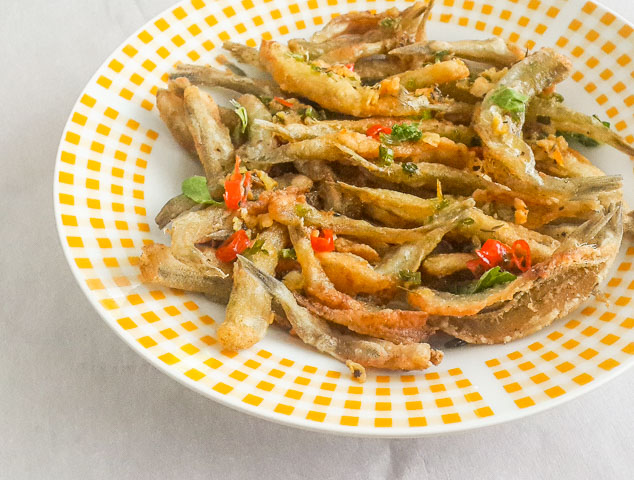 Crunchy, salty and spicy Nigerian crispy fried whitebait fish