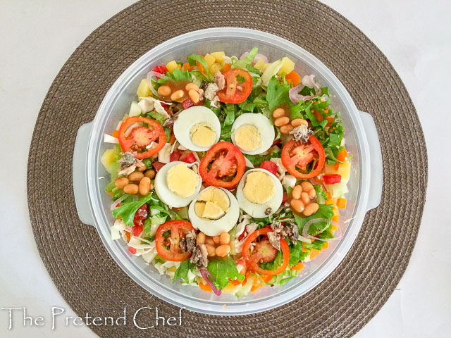 Fresh and nutritious Nigerian vegetable salad