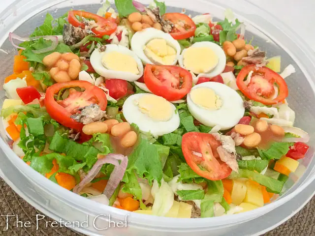 Fresh and nutritious Nigerian vegetable salad