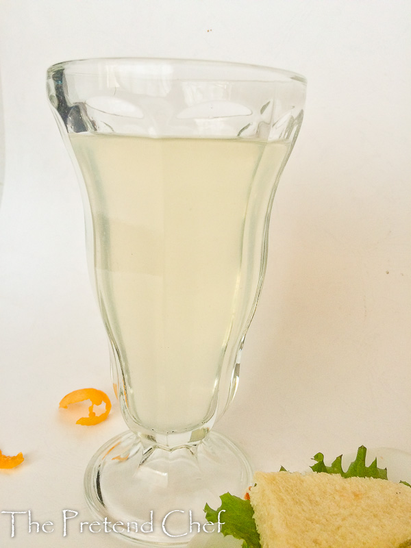 Sweet and tangy easy homemade lemonade