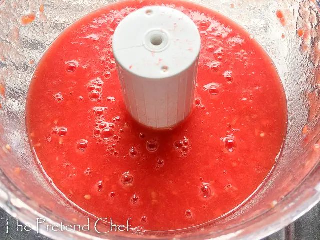 ground fresh tomato for fresh tomato sauce