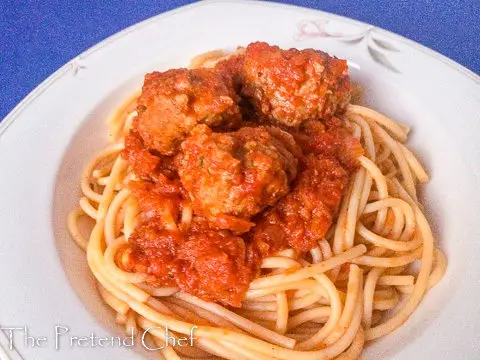 Delectable Spaghetti and meatballs in fresh tomato sauce