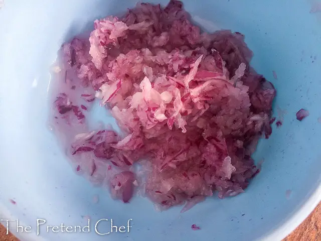grated onions in how to make meatballs