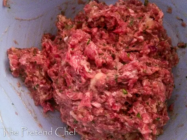 Meat balls being made, how to make meatballs