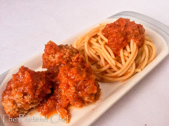 Easy and tasty spaghetti and meatballs in tomato sauce
