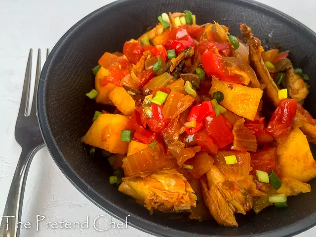 Simple, easy and delicious Nigerian smoked fish sauce