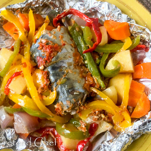 Easy, moist, healthy and flavourful Foil baked fish with vegetables