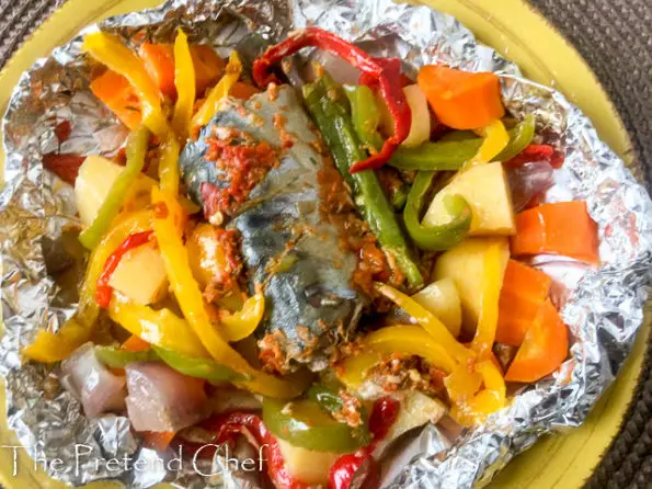 Easy, moist, healthy and flavourful Foil baked fish with vegetables