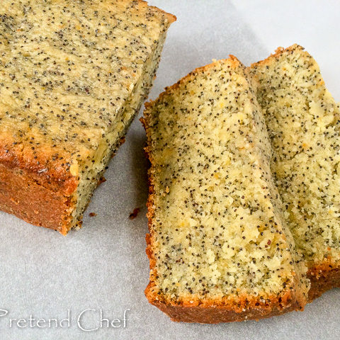 Moist, fluffy and citrusy lemon poppyseed cake