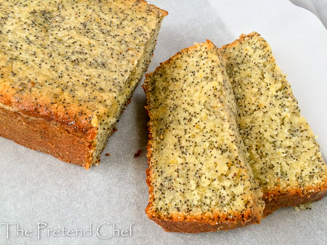 Moist, fluffy and citrusy lemon poppyseed cake