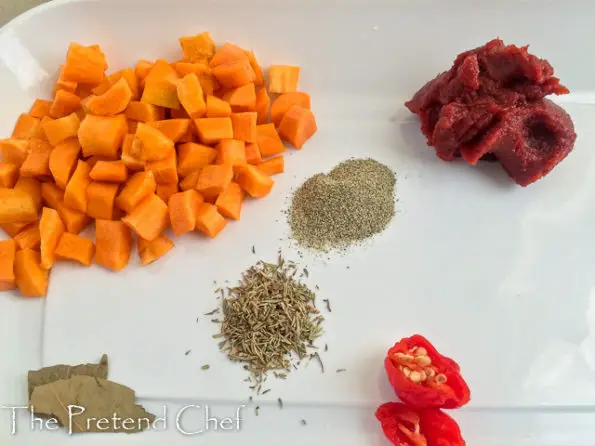 ingredients for rich tomato gravy