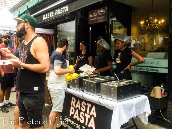 Pedestrian sunday in Kensington 201