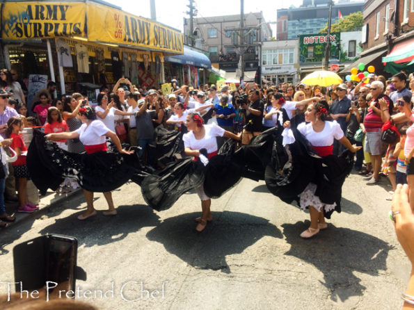 dancers, Pedestrian sunday in Kensington 201