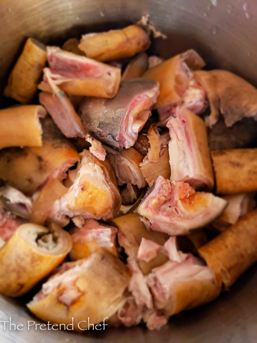 Cowleg cut and washed in a pot