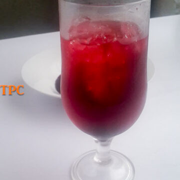 Zobo (sorrel) drink in a glass cup